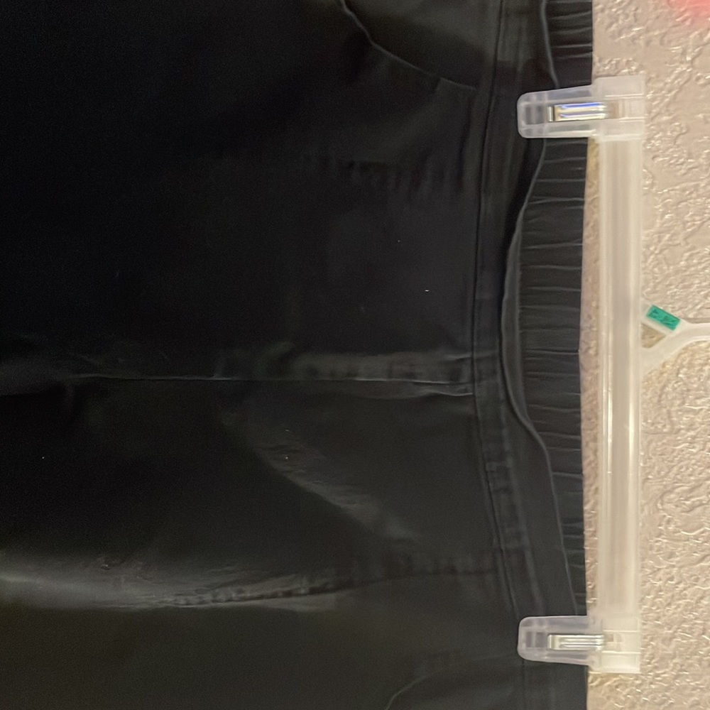 Black capris - Picture 2 of 3